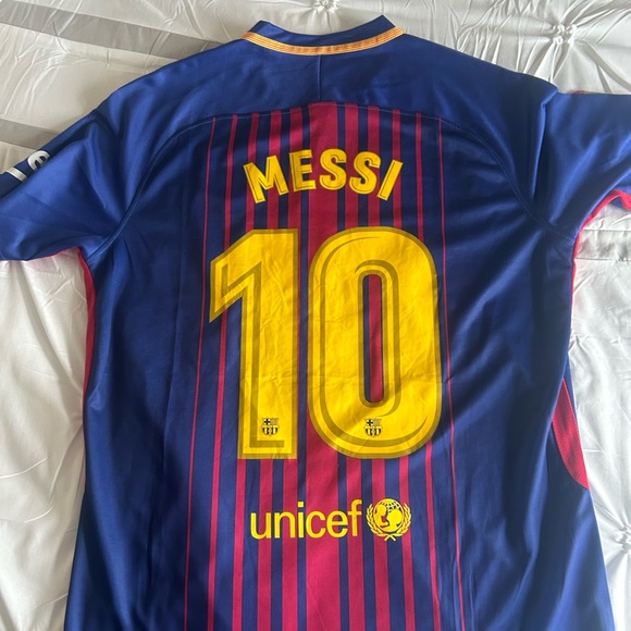 Messi T-shirt for men size Large - Picture 4 of 4